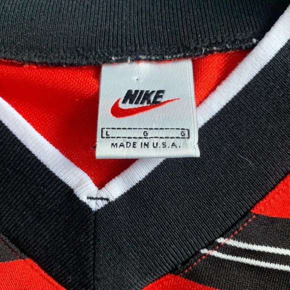 NIKE Retro/Vintage Striped T-Shirt - Picture 2 of 3